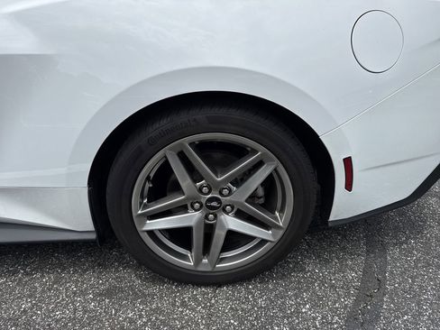 Used 2024 Ford Mustang Coupe RWD image 17