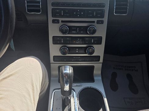 Used 2009 Ford Flex SEL image 23