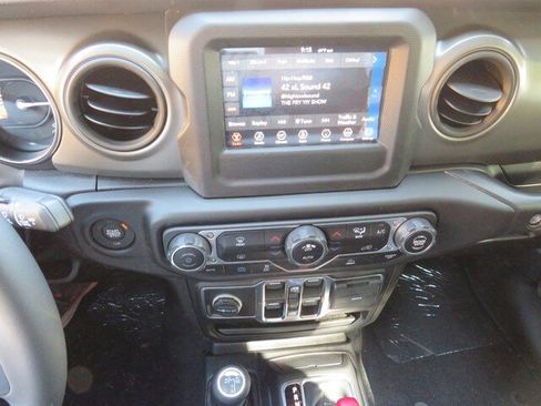 New 2023 Jeep Wrangler Unlimited image 18