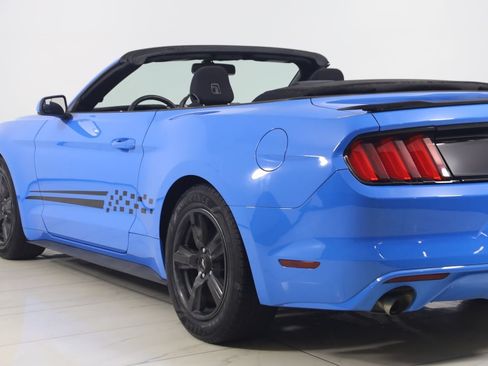 Used 2017 Ford Mustang Convertible RWD image 23