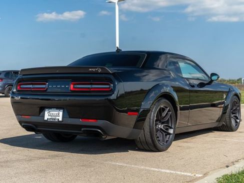Used 2018 Dodge Challenger SRT Hellcat image 7