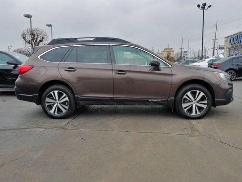 Used 2019 Subaru Outback 2.5i Limited w/ Popular Package #2 image 8