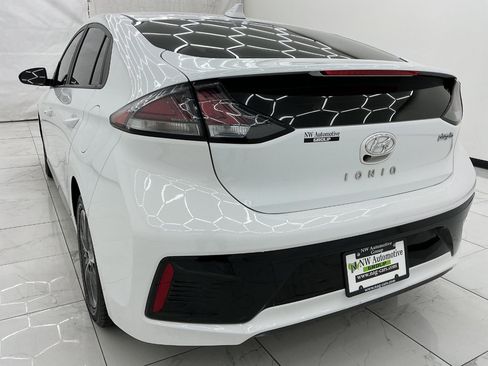 Used 2021 Hyundai Ioniq SE FWD image 9