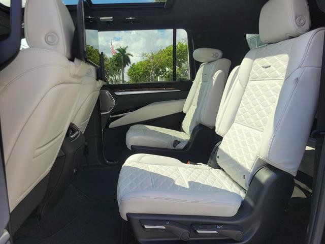 Certified 2026 Cadillac Escalade ESV Platinum Sport w/ LPO, ONYX Package AWD/4WD image 28