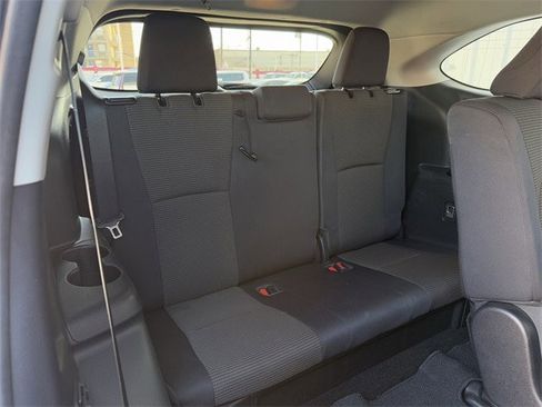 Used 2023 Toyota Highlander LE image 31
