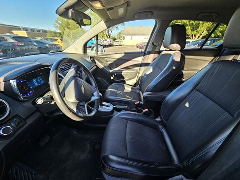 Used 2016 Chevrolet Trax LT w/ LT Convenience Package AWD/4WD image 19