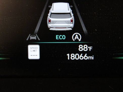 Certified 2025 Hyundai Palisade SE FWD image 28