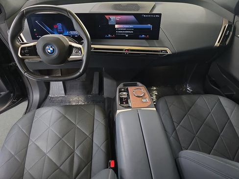 Used 2023 BMW iX xDrive50 w/ Ultimate Package 2 AWD/4WD image 12