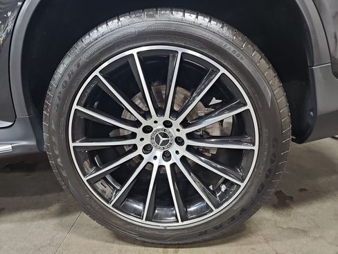 Used 2023 Mercedes-Benz GLC 300 4MATIC Coupe image 35