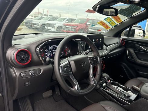 Used 2025 Chevrolet Blazer RS image 9