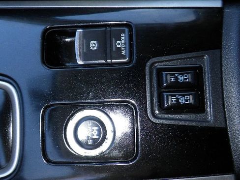 Used 2017 Mitsubishi Outlander SEL image 22