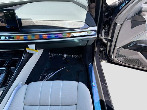 New 2026 BMW 740i w/ Premium Package RWD image 17