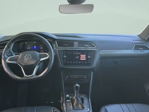 Used 2023 Volkswagen Tiguan SE FWD image 10