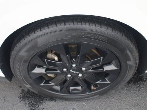 Used 2024 Kia Carnival SX Prestige image 27