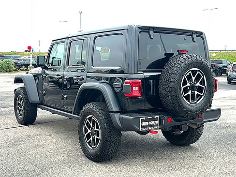 Used 2025 Jeep Wrangler Unlimited Rubicon w/ Convenience Group AWD/4WD image 6