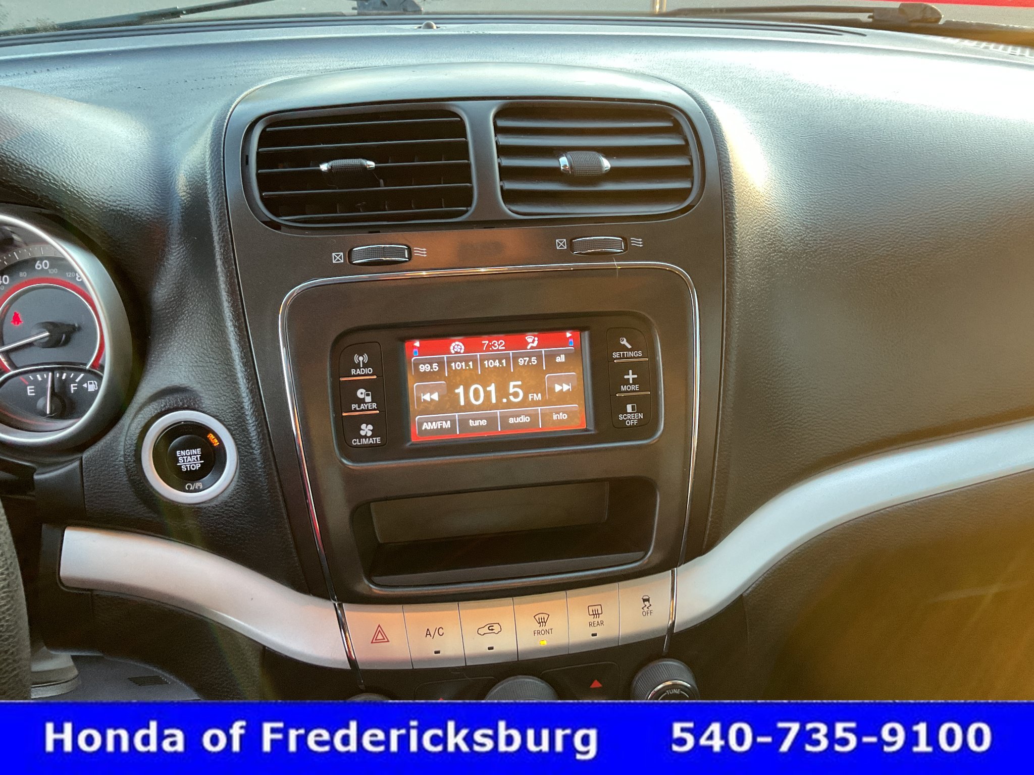 Used 2018 Dodge Journey SE FWD image 31