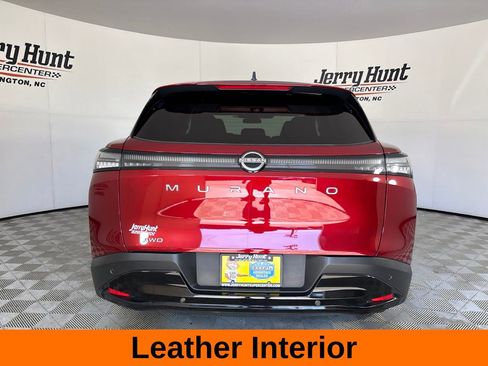 Used 2025 Nissan Murano SV AWD/4WD image 6