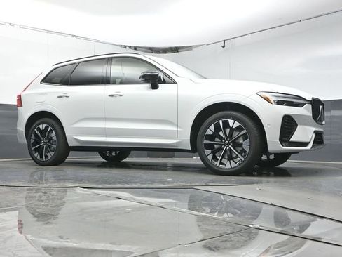 New 2026 Volvo XC60 B5 Plus w/ Protection Package Premier AWD/4WD image 33