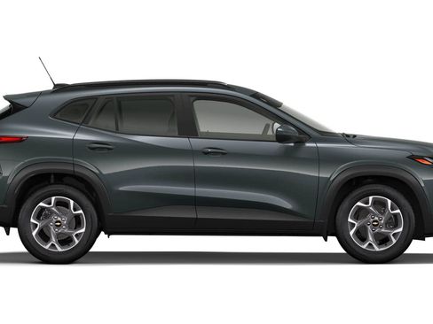 New 2026 Chevrolet Trax LT w/ Sunroof Package FWD image 32