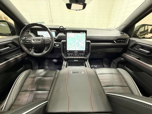 Used 2025 GMC Yukon AT4 Ultimate AWD/4WD image 47
