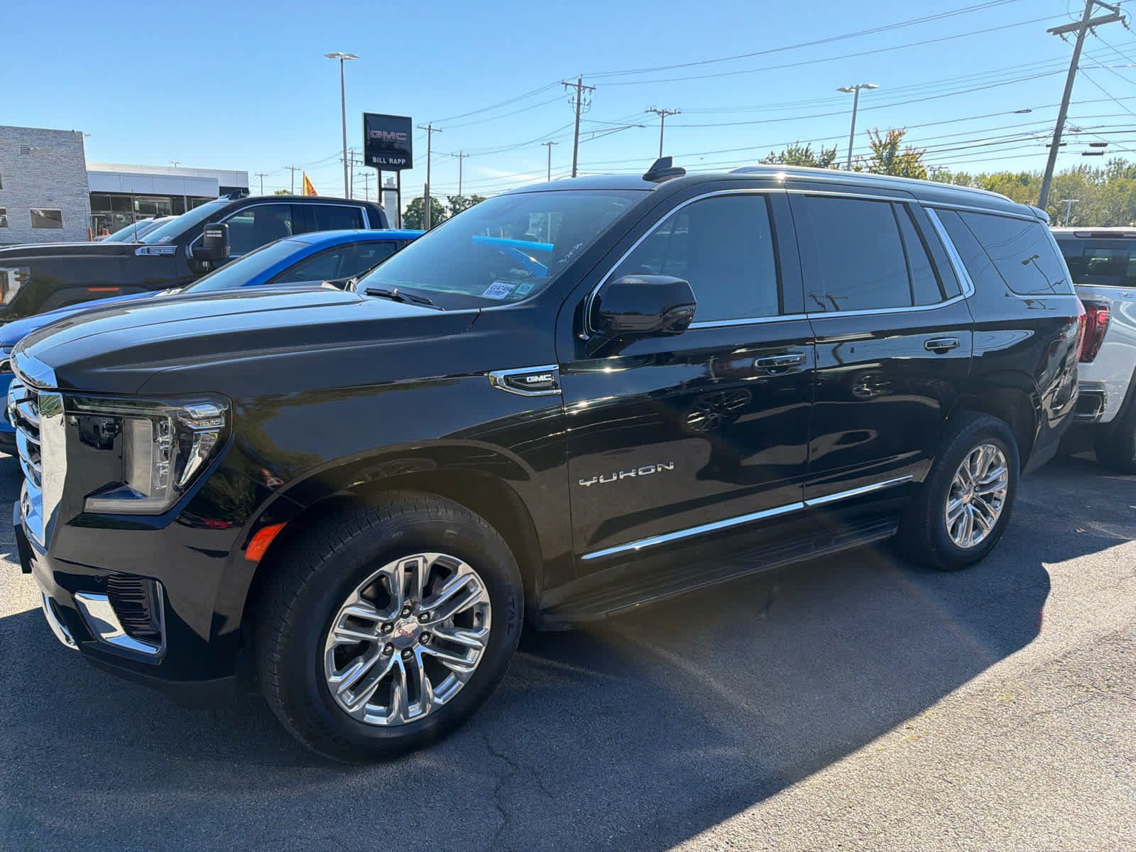 Used 2023 GMC Yukon SLT w/ SLT Premium Package AWD/4WD image 17