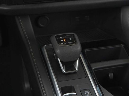 Used 2025 Nissan Pathfinder SV FWD image 20