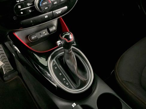 Used 2015 Kia Soul + FWD image 17