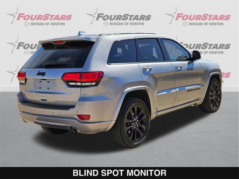 Used 2021 Jeep Grand Cherokee Laredo X image 4