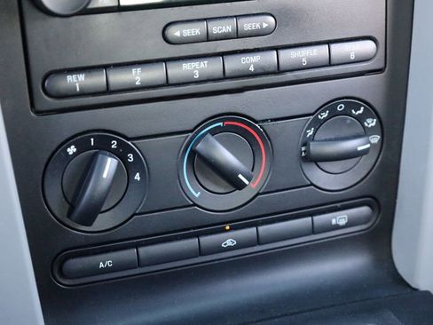 Used 2005 Ford Mustang GT image 26