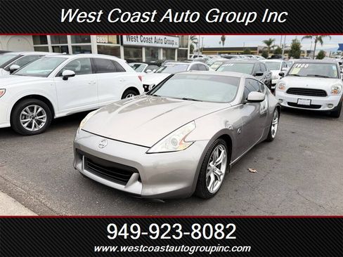Used 2010 Nissan 370Z Touring w/ Sport Pkg image 2