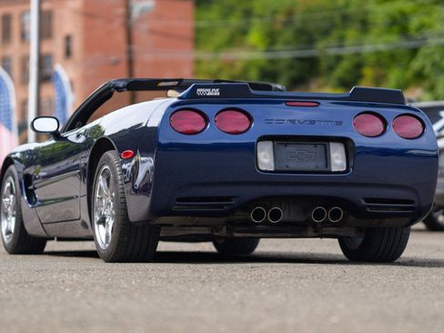 Used 2000 Chevrolet Corvette Convertible w/ Memory Pkg RWD image 5