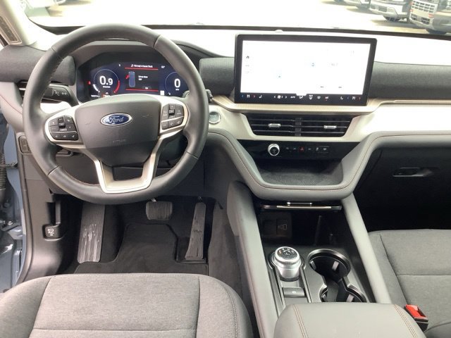 Used 2025 Ford Explorer Active AWD/4WD image 11