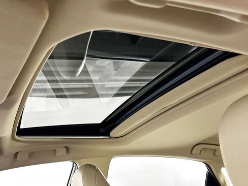 Used 2022 Toyota Avalon XLE w/ Moonroof Package image 19