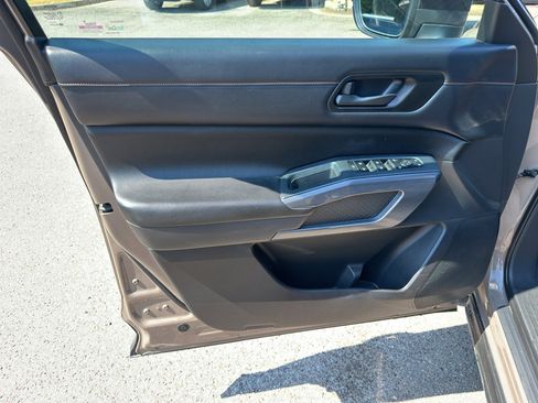 Certified 2023 Nissan Pathfinder Rock Creek image 9