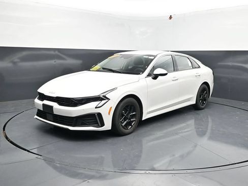 Used 2025 Kia K5 LXS FWD image 3