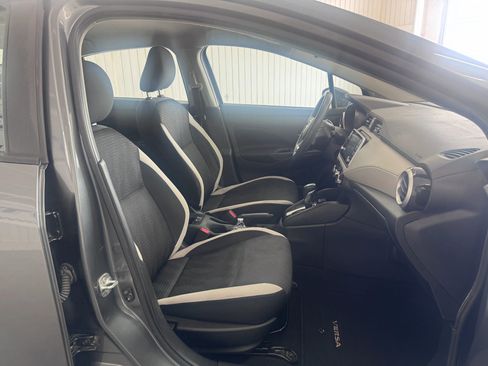 Used 2021 Nissan Versa SV FWD image 10