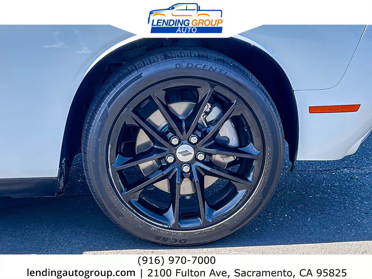 Used 2022 Dodge Challenger GT AWD/4WD image 9