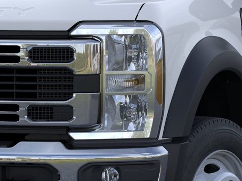 New 2025 Ford F550 4x4 SuperCab Super Duty image 18
