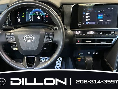 Used 2025 Toyota Camry SE FWD image 14