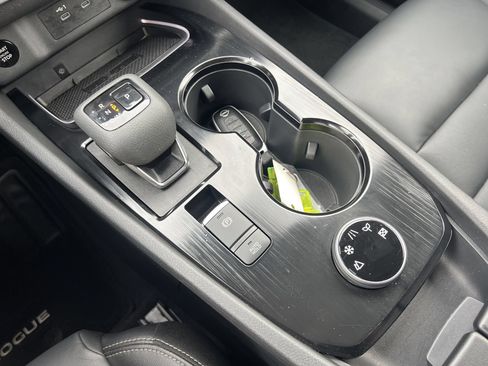 Certified 2026 Nissan Rogue SL AWD/4WD image 7