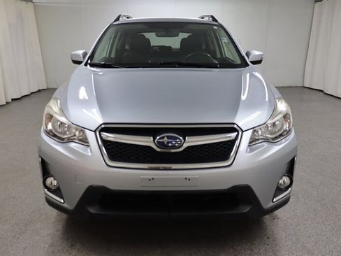 Used 2017 Subaru Crosstrek 2.0i Limited w/ Popular Package #2 AWD/4WD image 2