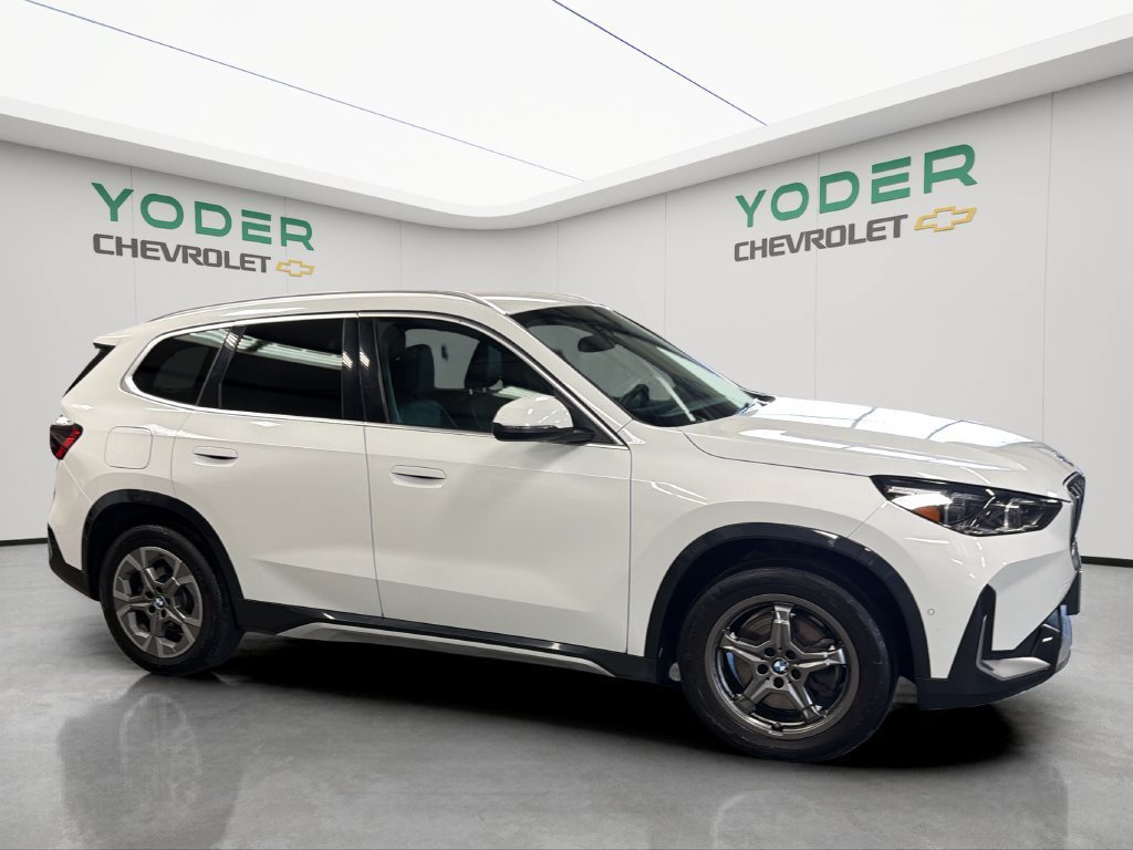 Used 2025 BMW X1 xDrive28i AWD/4WD image 3