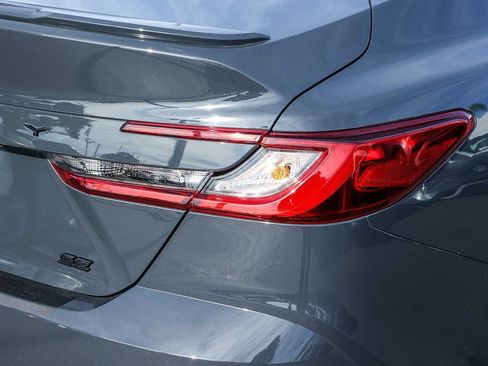 Used 2025 Toyota Camry SE image 14