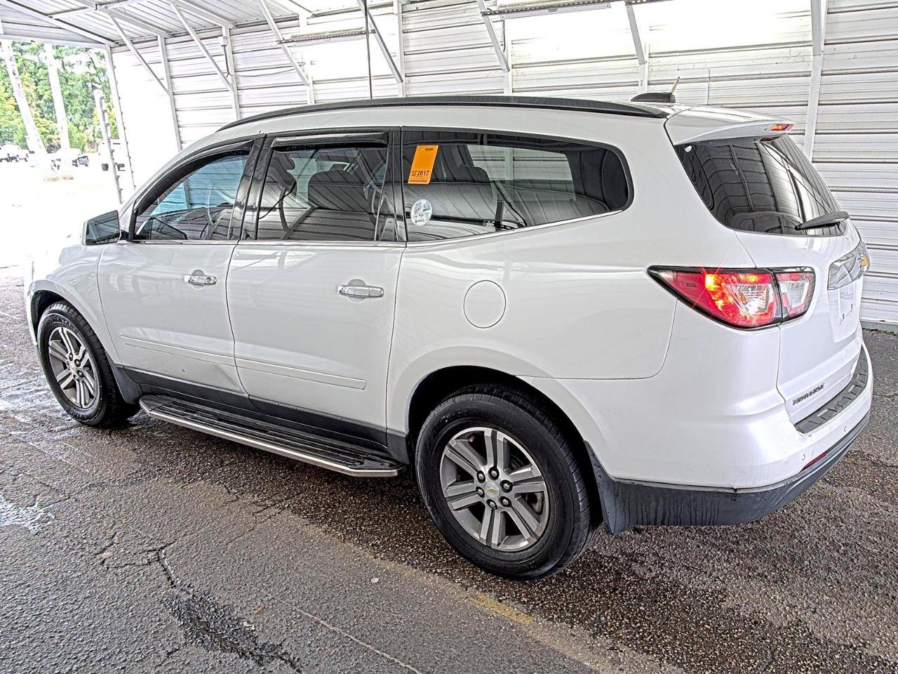 Used 2017 Chevrolet Traverse LT FWD image 5