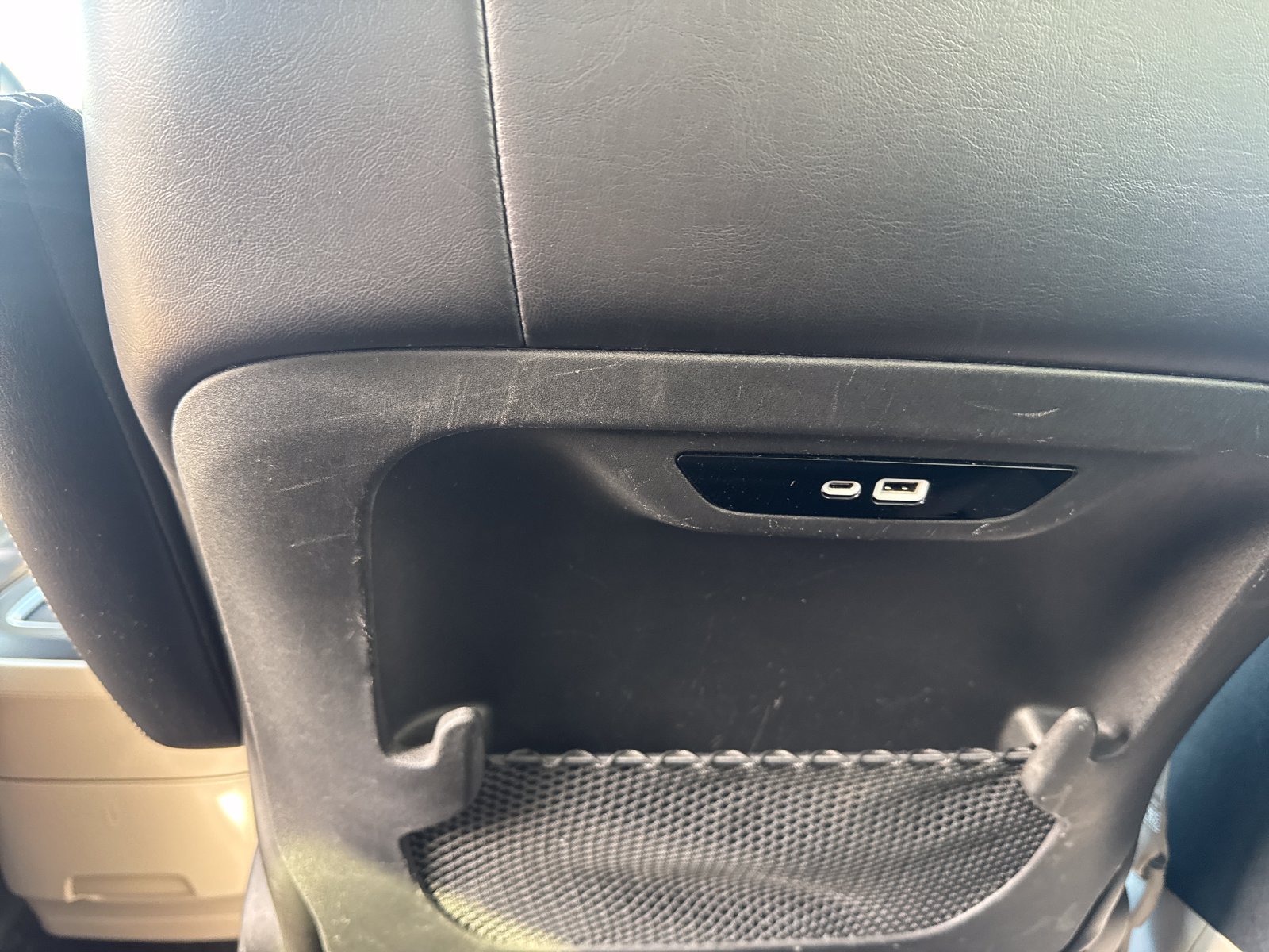 Used 2024 Chrysler Pacifica Touring-L FWD image 32
