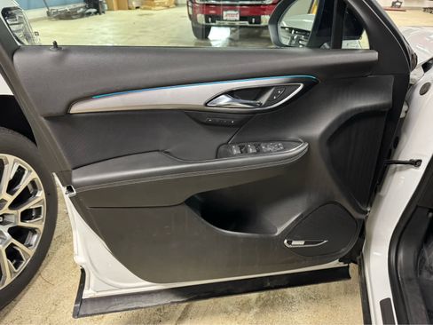 Certified 2025 Buick Envision Sport Touring image 16