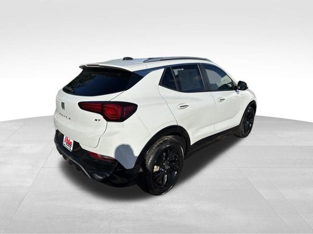 Used 2024 Buick Encore GX Sport Touring FWD image 4