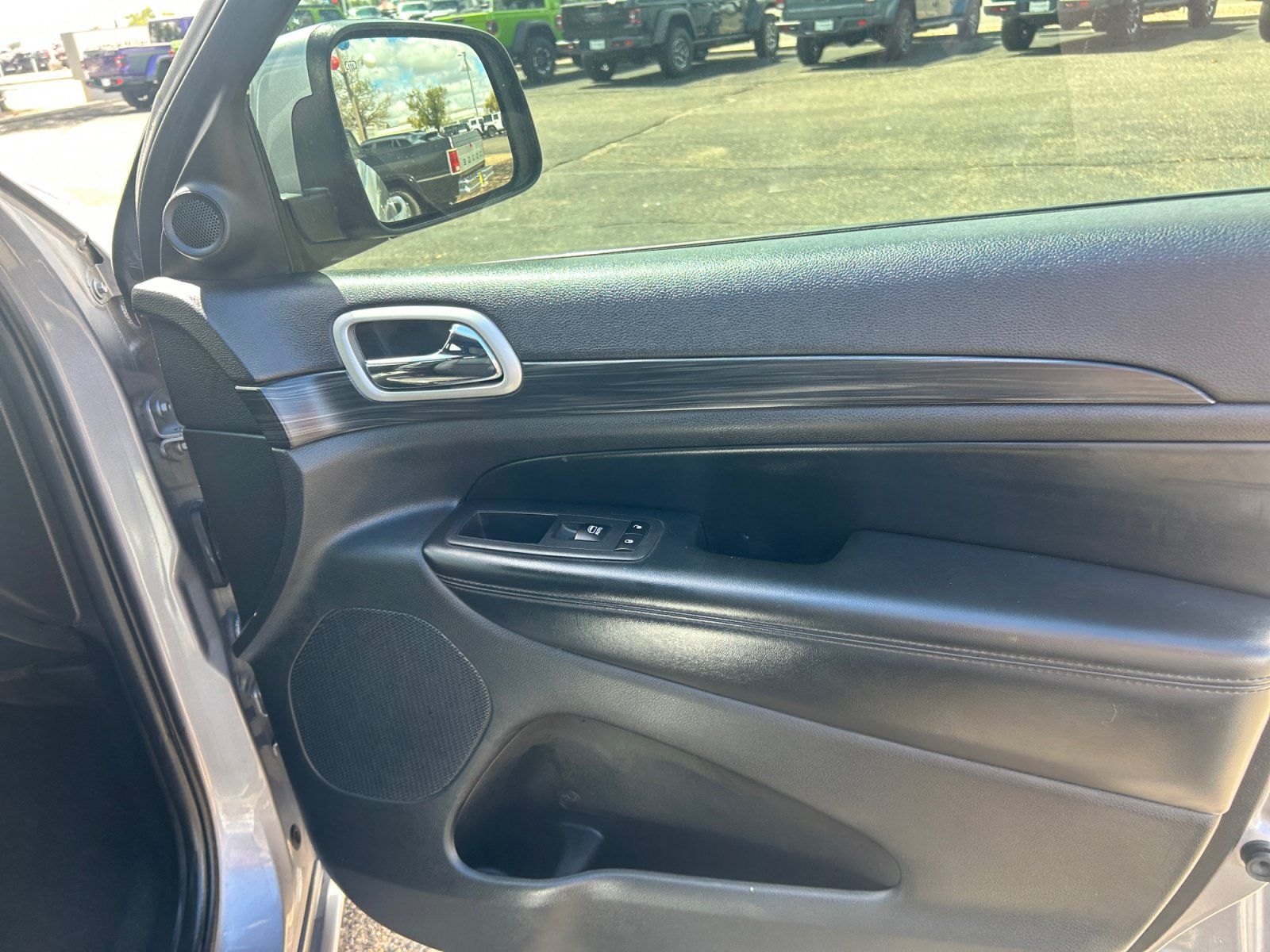 Used 2021 Jeep Grand Cherokee Laredo X AWD/4WD image 16