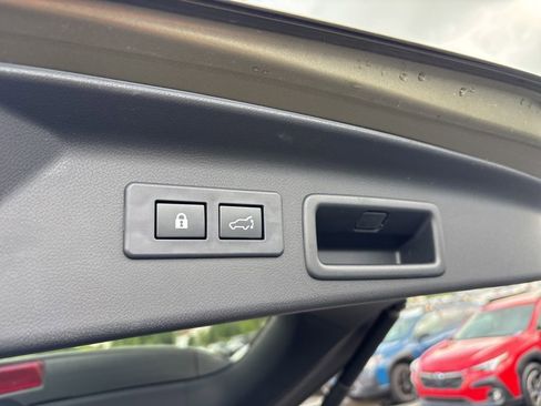 Certified 2025 Subaru Forester Premium AWD/4WD image 24