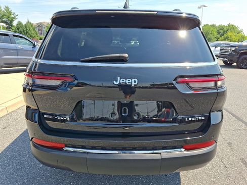 Used 2022 Jeep Grand Cherokee L Limited AWD/4WD image 6